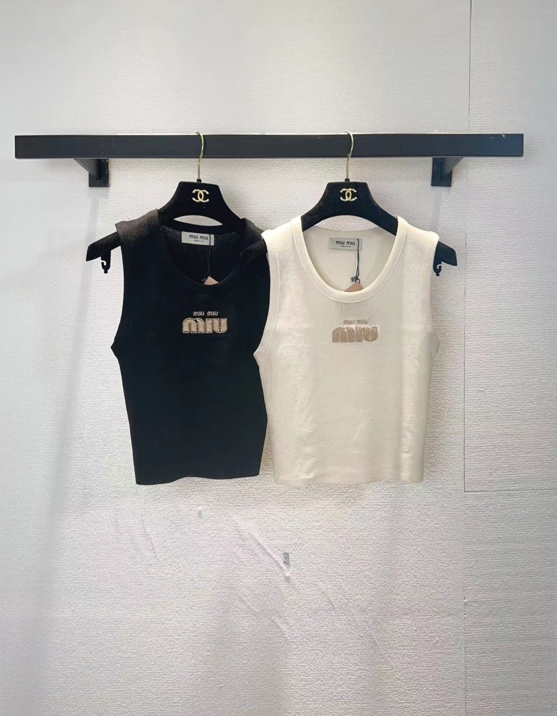 NO:750352,miumiu two-color vest,,miumiu,19860909miumiu两色背心,,miumiu,,Women's clothing