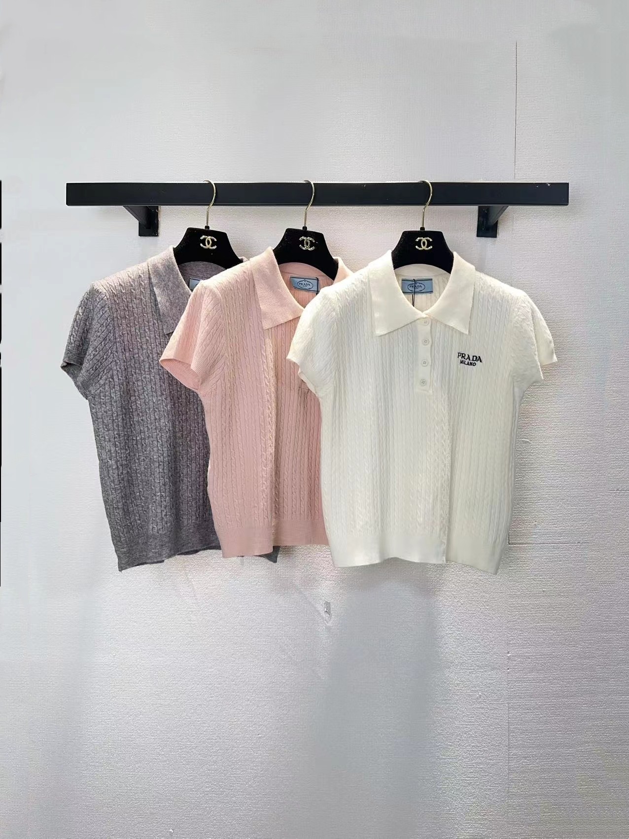 NO:750400,PradaPrada three-color lapel short-sleeved,,prada,prada,T-shirt,19860909Prada普拉达三色翻领短袖,,prada,prada,T-shirt,,Women's clothing