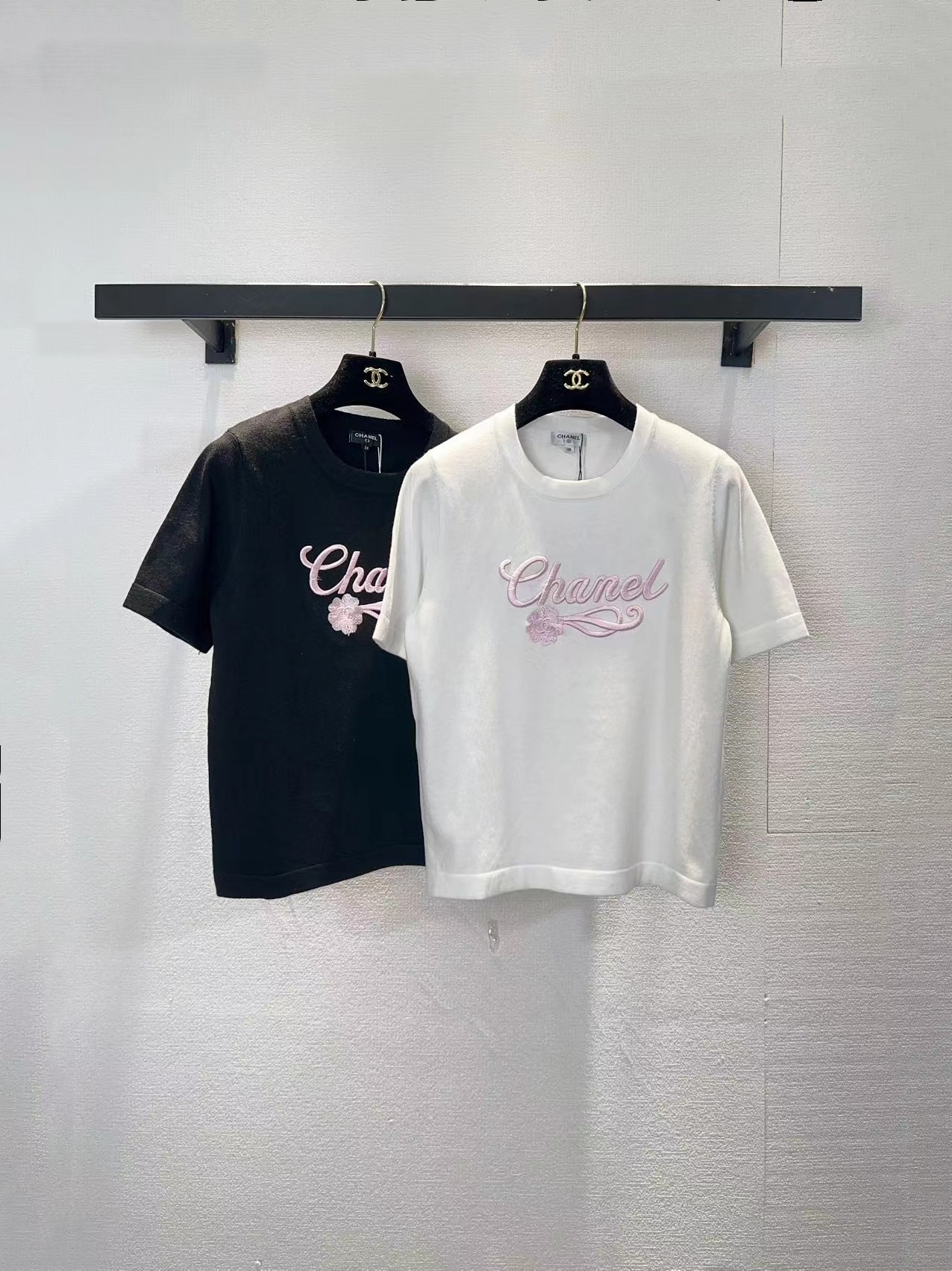 NO:750379,chanel Chanel two-color short-sleeved SML,,chanel,chanel,T-shirt,19860909chanel香奈儿两色短袖SML,,chanel,chanel,T-shirt,,Women's clothing