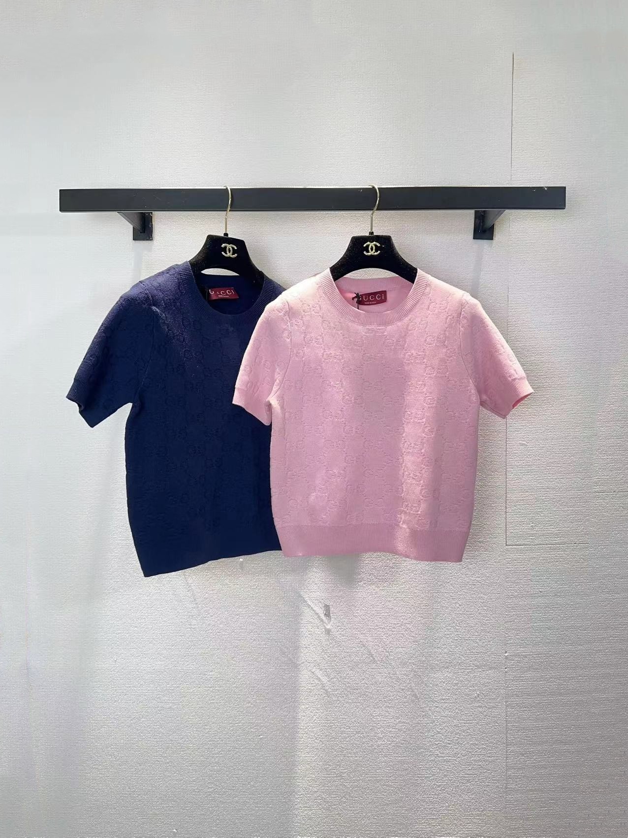 NO:750369,GUCCI Gucci two-color short-sleeved SML official website synchronization,,gucci,gucci,T-shirt,19860909GUCCI古驰两色短袖SML官网同步,,gucci,gucci,T-shirt,,Women's clothing