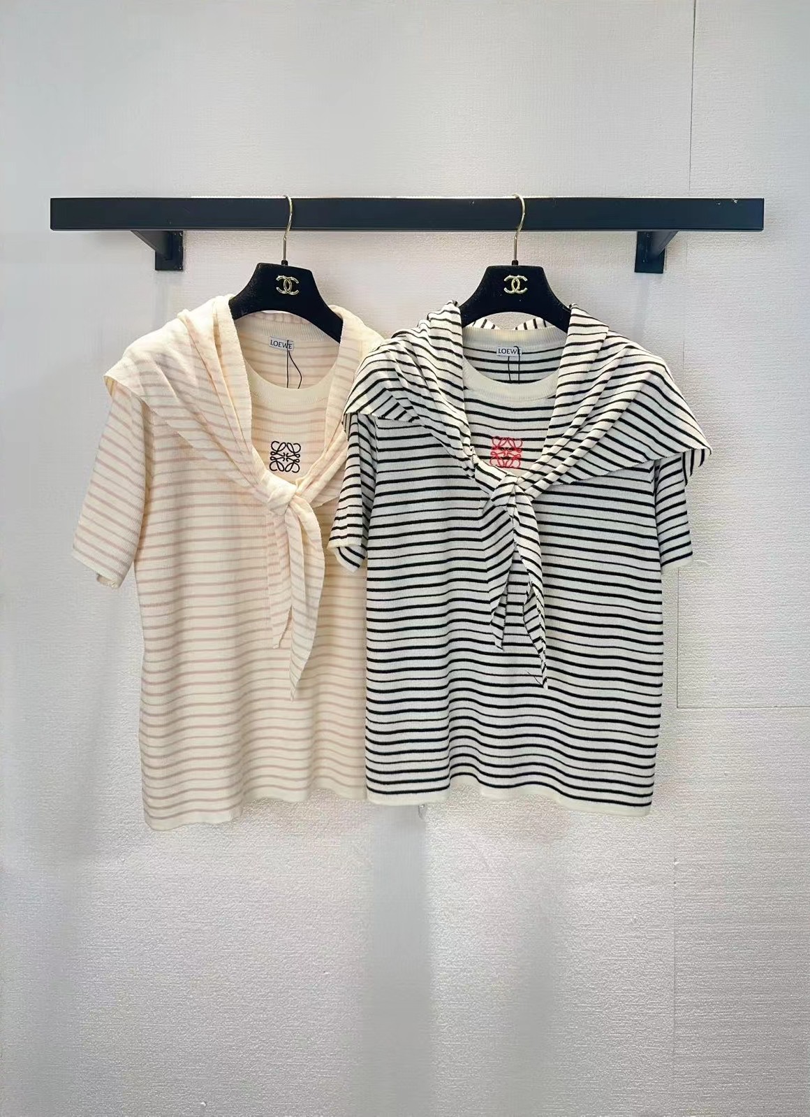 NO:751744,Loewe two-color striped round neck splicing short-sleeved SML,,loewe,T-shirt,19860909罗意威两色条纹圆领拼接短袖SML,,loewe,T-shirt,,Women's clothing