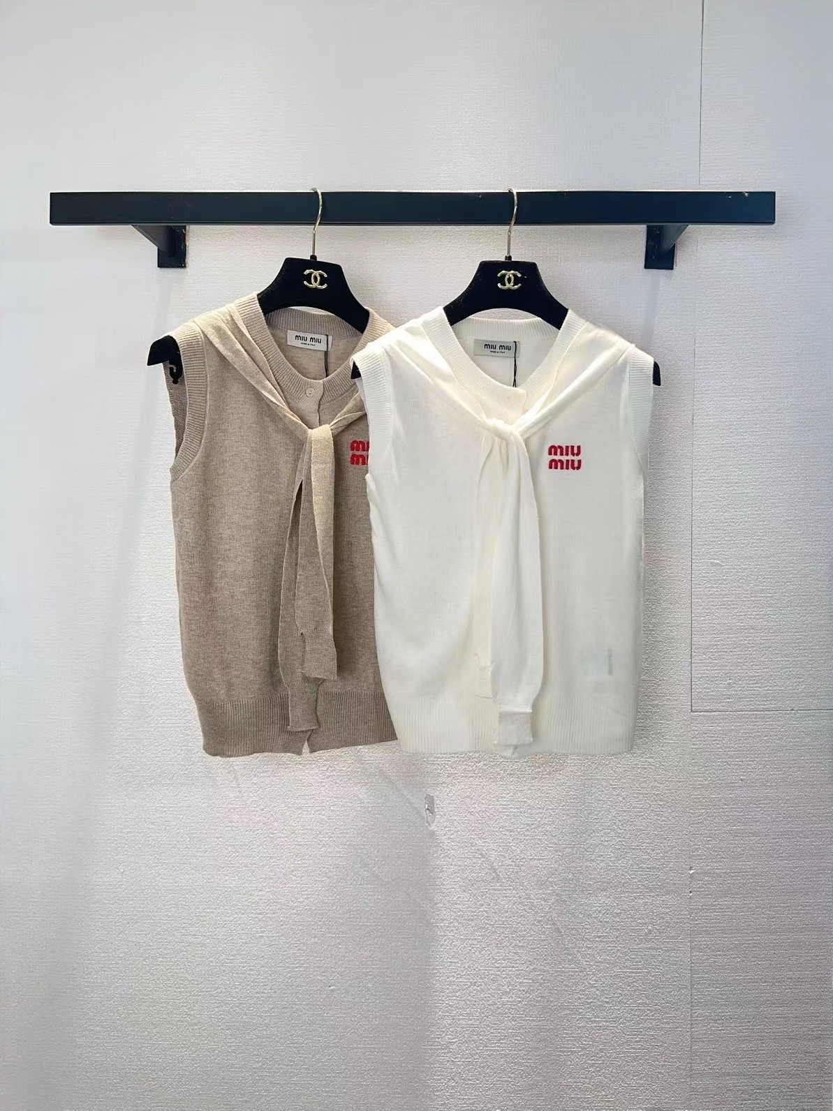 NO:751731,miumiu two-color vest,,miumiu,19860909miumiu两色背心,,miumiu,,Women's clothing