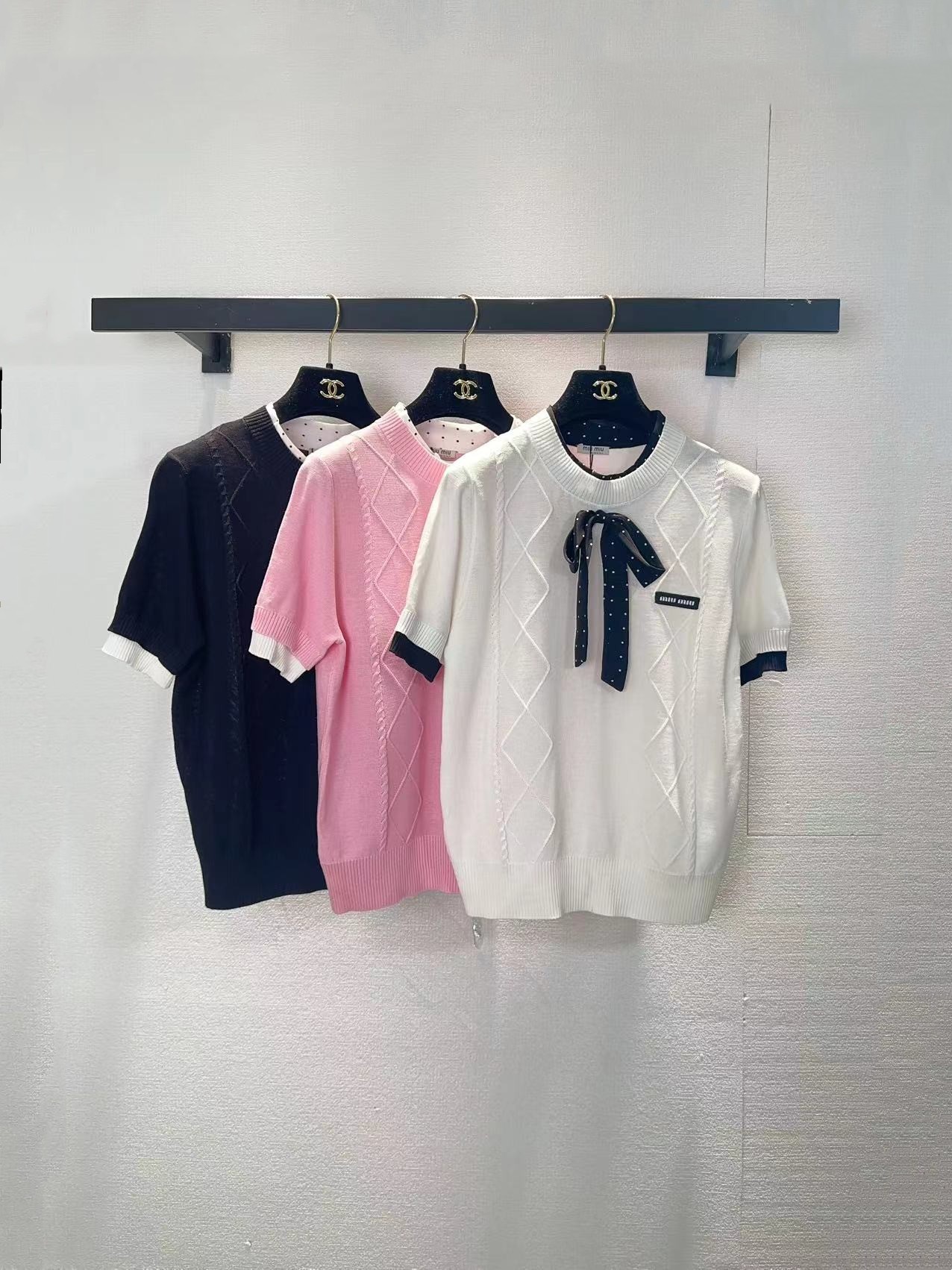 NO:751715,miumiu three-color short-sleeved SML,,miumiu,T-shirt,19860909miumiu三色短袖SML,,miumiu,T-shirt,,Women's clothing