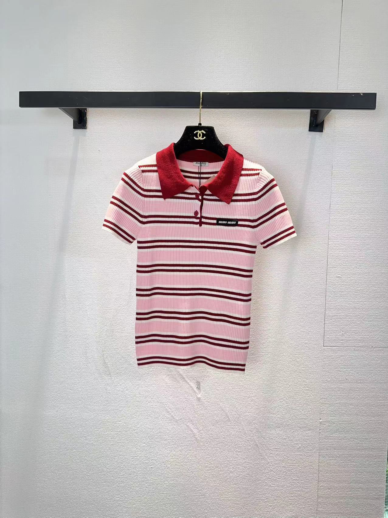NO:752304,miumiu striped lapel short sleeves,,miumiu,T-shirt,19860909miumiu条纹翻领短袖,,miumiu,T-shirt,,Women's clothing