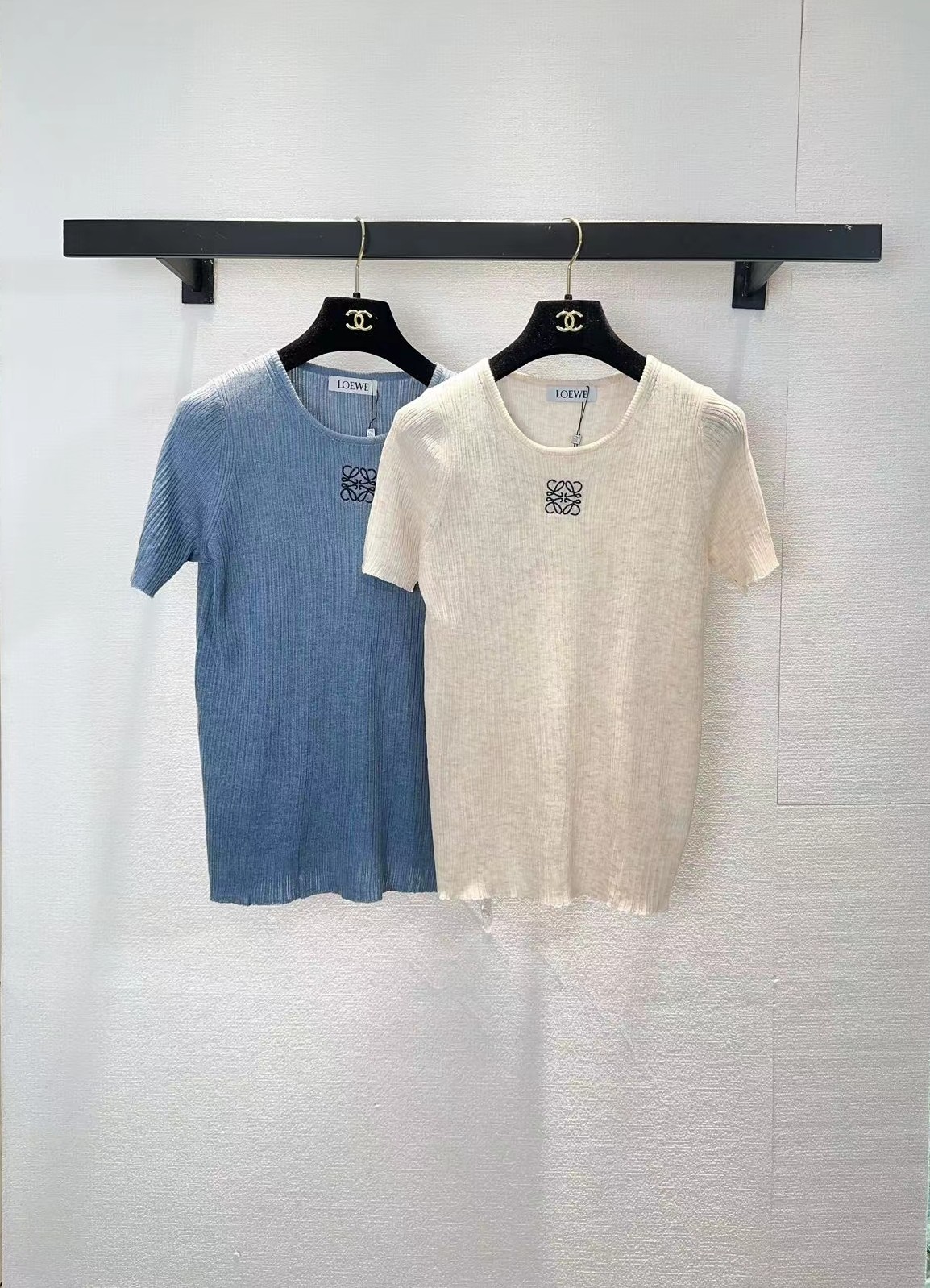 NO:752293,Loewe two-color short-sleeved SML,,loewe,T-shirt,19860909罗意威两色短袖SML,,loewe,T-shirt,,Women's clothing