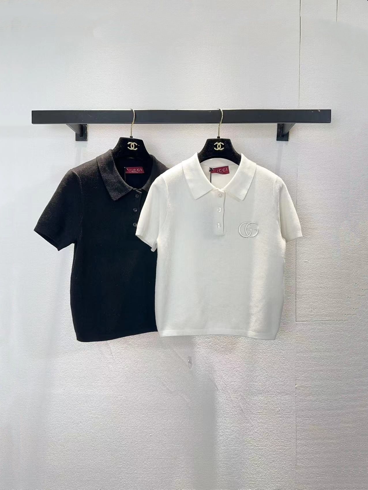 NO:753251,GUCCI Gucci two-color lapel short-sleeved SML official website synchronization,, gucci, gucci, T-shirt,19860909GUCCI古驰两色翻领短袖SML官网同步,,gucci,gucci,T-shirt,,Women's clothing