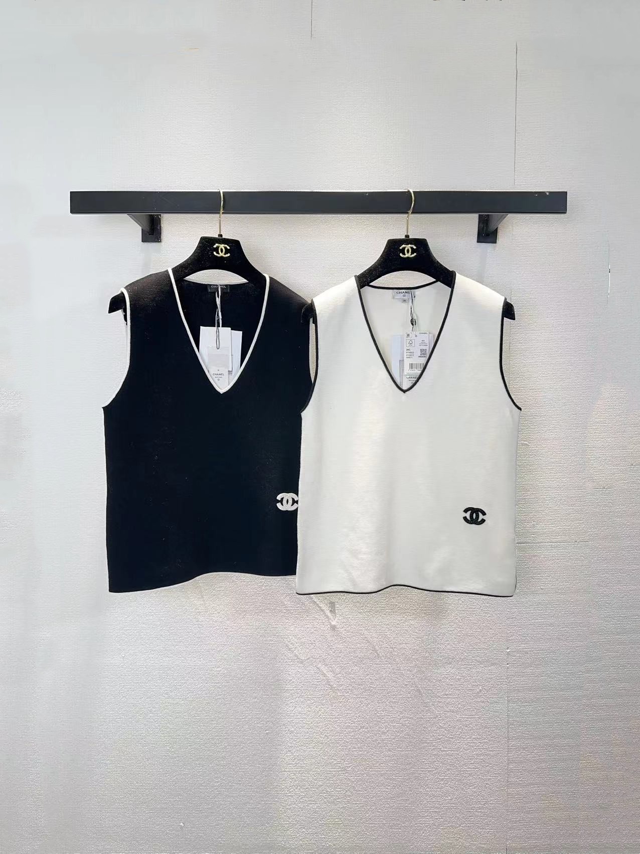 NO:753249,chanel Chanel two-color vest SML official website synchronization,,chanel,chanel,19860909chanel香奈儿两色背心SML官网同步,,chanel,chanel,,Women's clothing