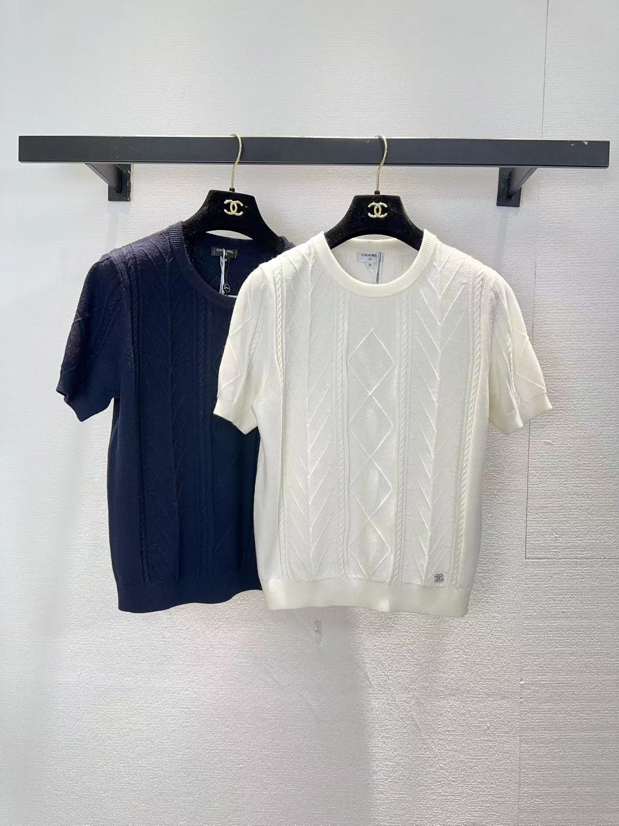 NO:762032,chanel Chanel two-color short-sleeved,,chanel,chanel,T-shirt,19860909chanel香奈儿两色短袖,,chanel,chanel,T-shirt,,Women's clothing