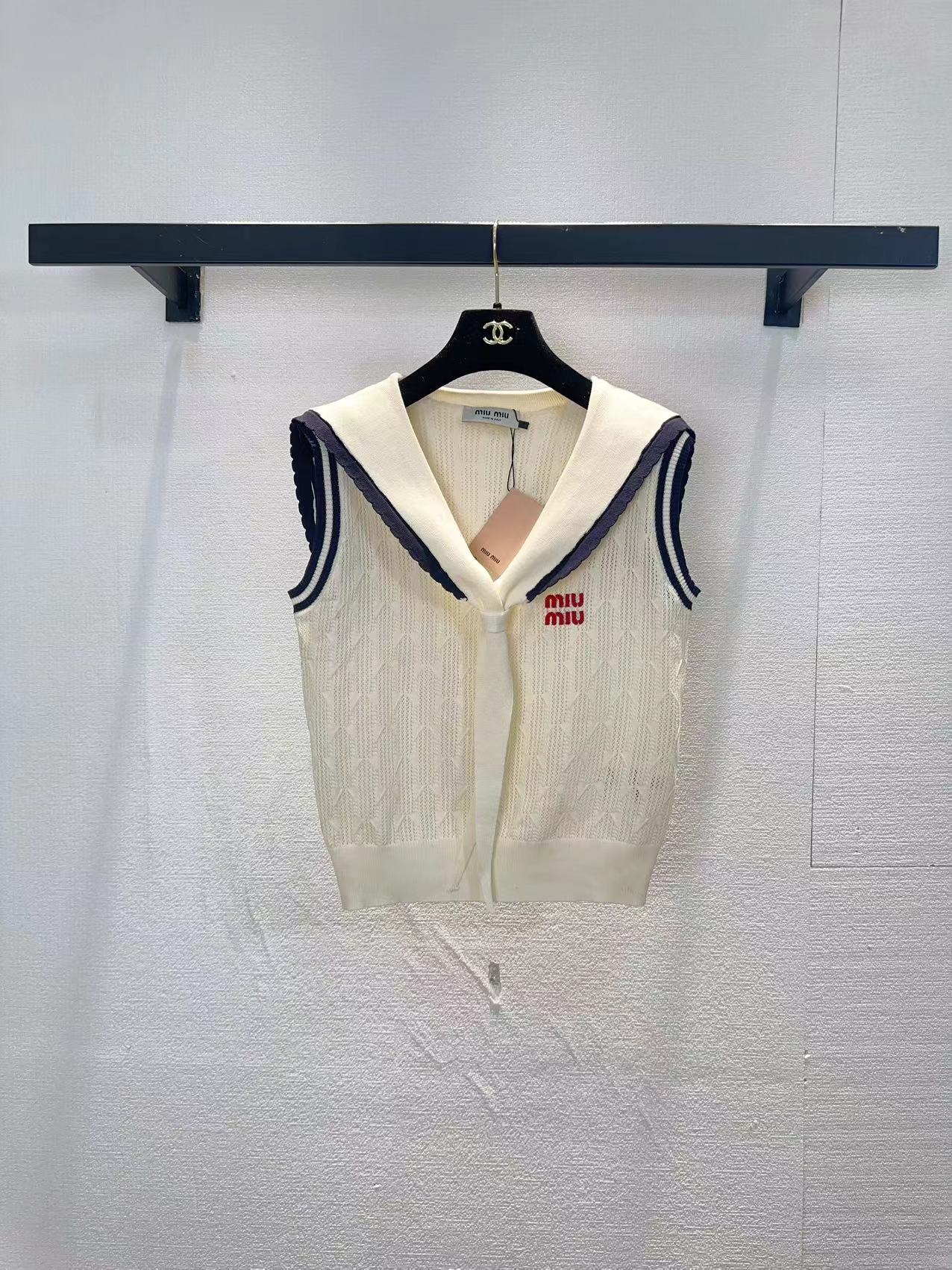 NO:762043,miumiu back heart,,miumiu,19860909miumiu背心,,miumiu,,Women's clothing