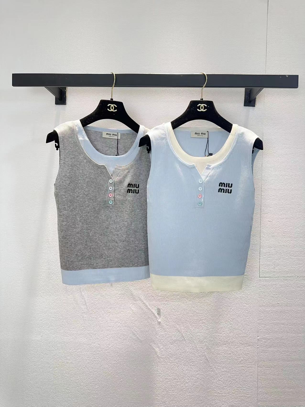 NO:761977,miumiu two-color vest SML,,miumiu,19860909miumiu两色背心SML,,miumiu,,Women's clothing