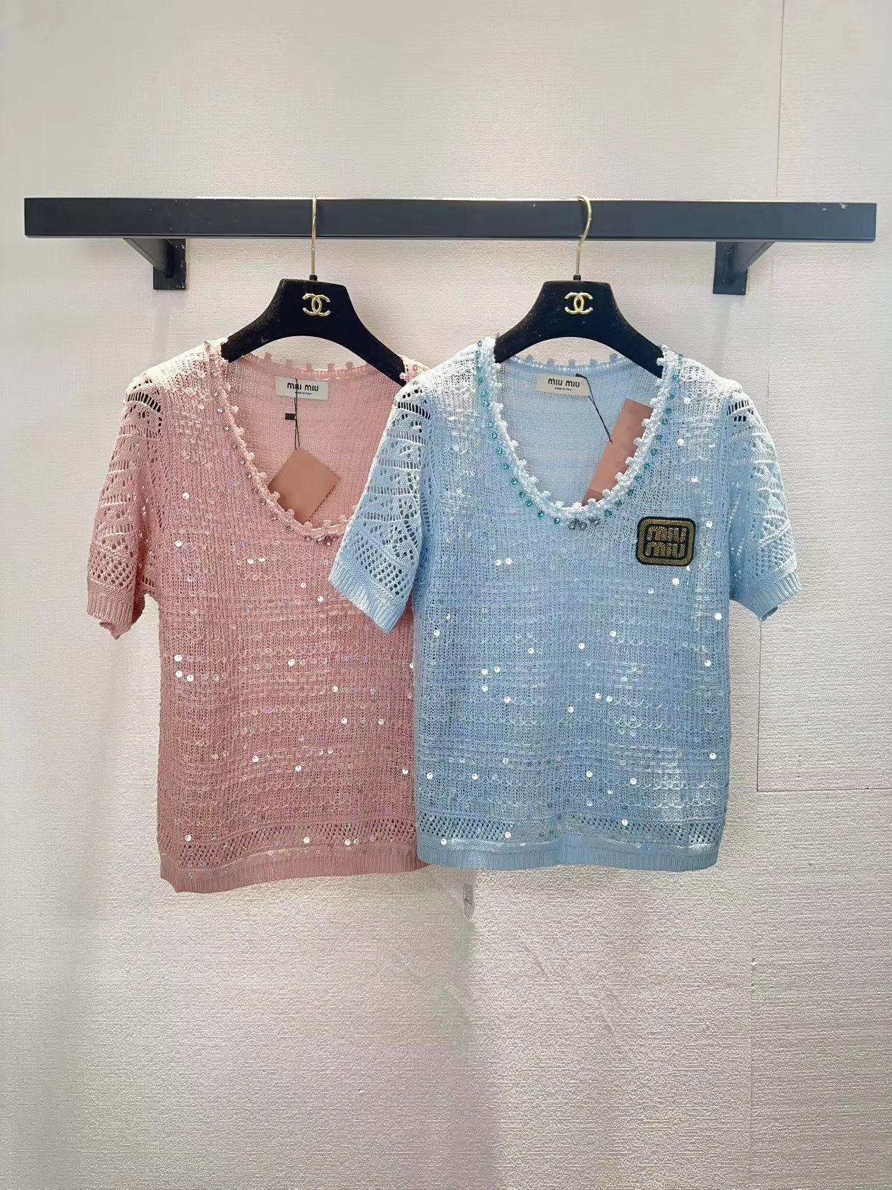 NO:761930,miumiu two-color short-sleeved,,miumiu,T-shirt,19860909miumiu两色短袖,,miumiu,T-shirt,,Women's clothing