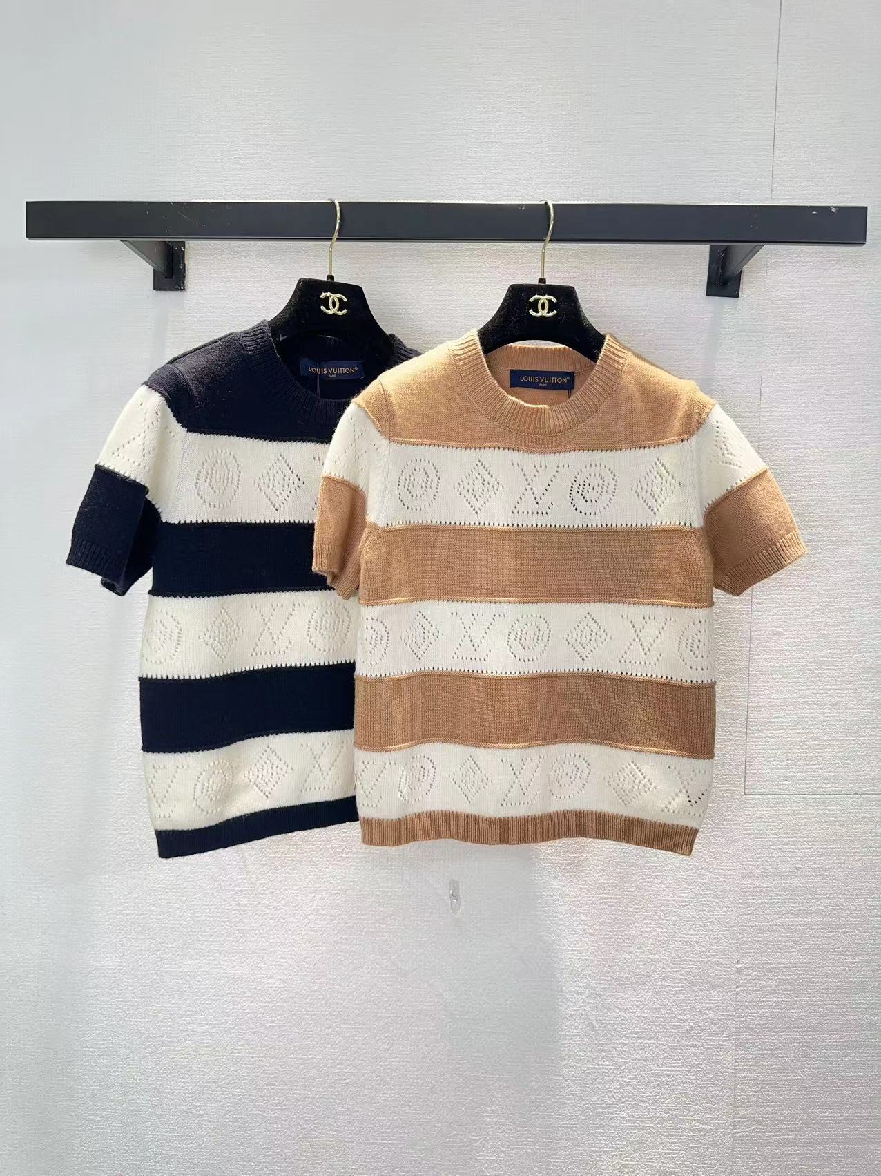 NO:761923,LV two-color short-sleeved SML official website synchronized, louis vuitton, T-shirt,19860909LV两色短袖SML官网同步,,louis vuitton,T-shirt,,Women's clothing