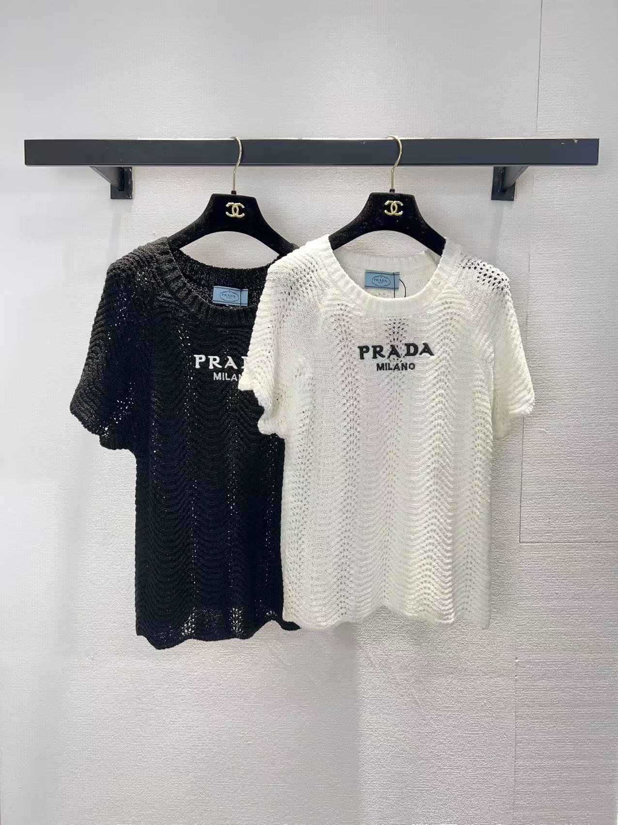 NO:792189,PradaPrada two-color short-sleeved SML,,prada,prada,T-shirt,19860909Prada普拉达两色短袖SML,,prada,prada,T-shirt,,Women's clothing