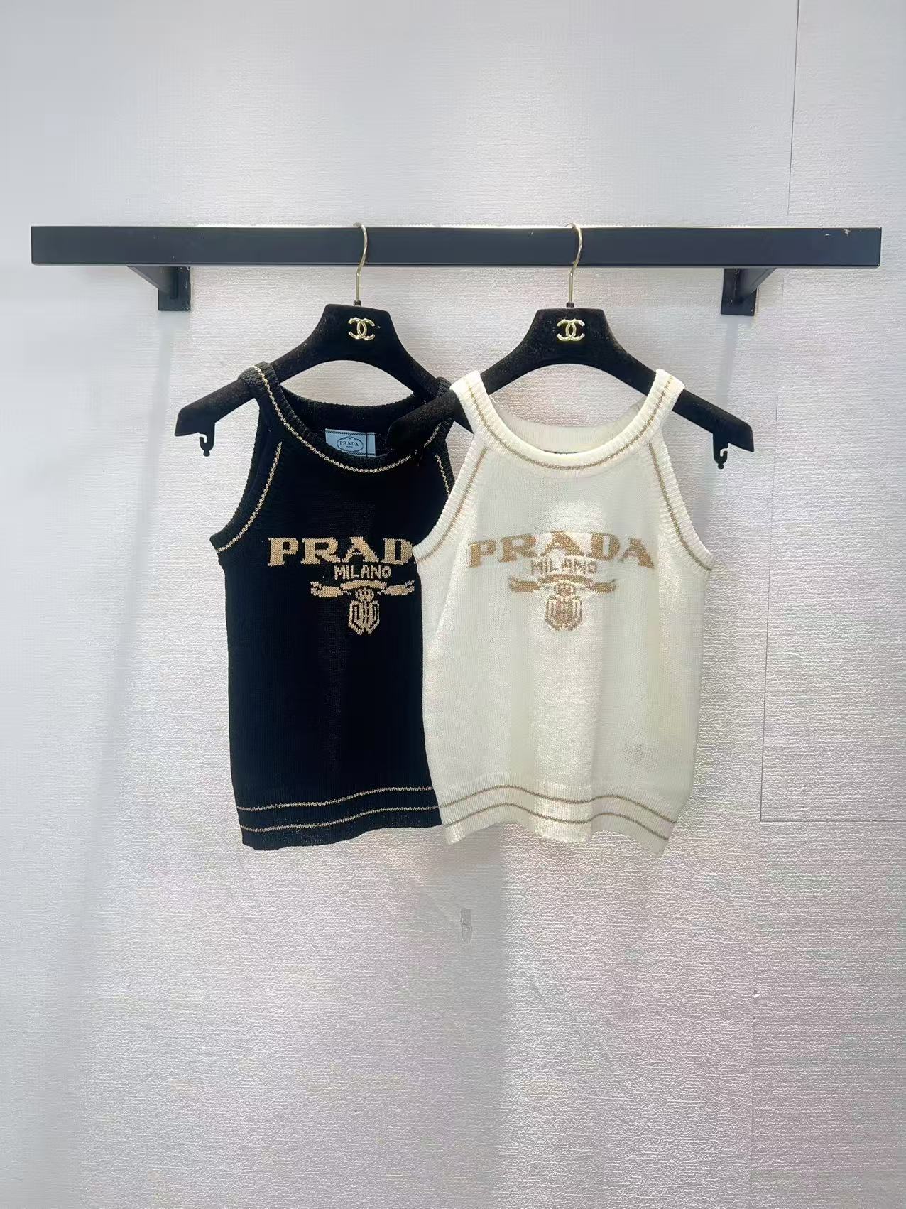 NO:797771,Prada Prada two-color vest SML,,prada,prada,19860909Prada普拉达两色背心SML,,prada,prada,,Women's clothing
