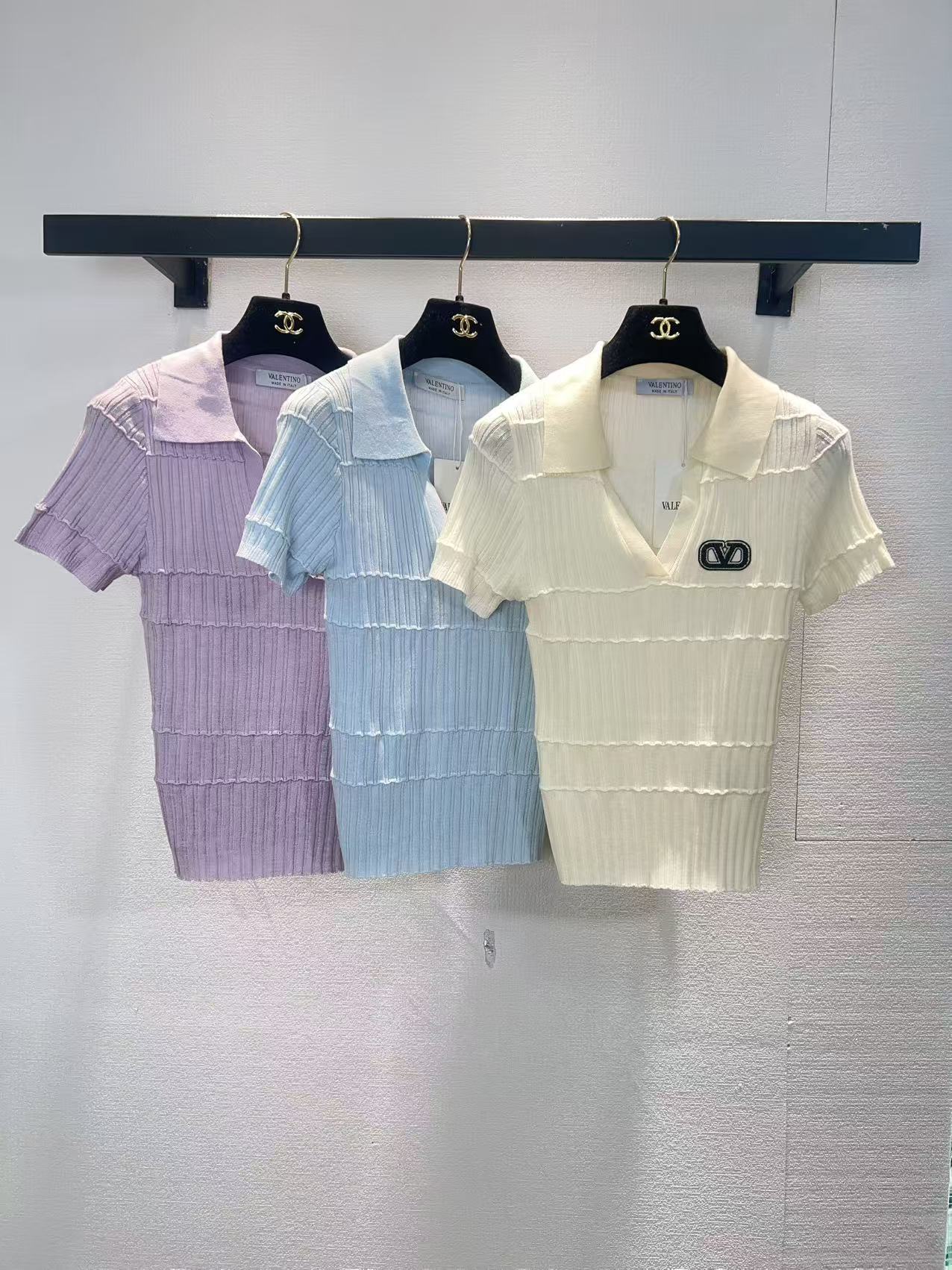 NO:797756,Valentino three-color lapel short-sleeved SML,,valentino,T-shirt,19860909华伦天奴三色翻领短袖SML,,valentino,T-shirt,,Women's clothing