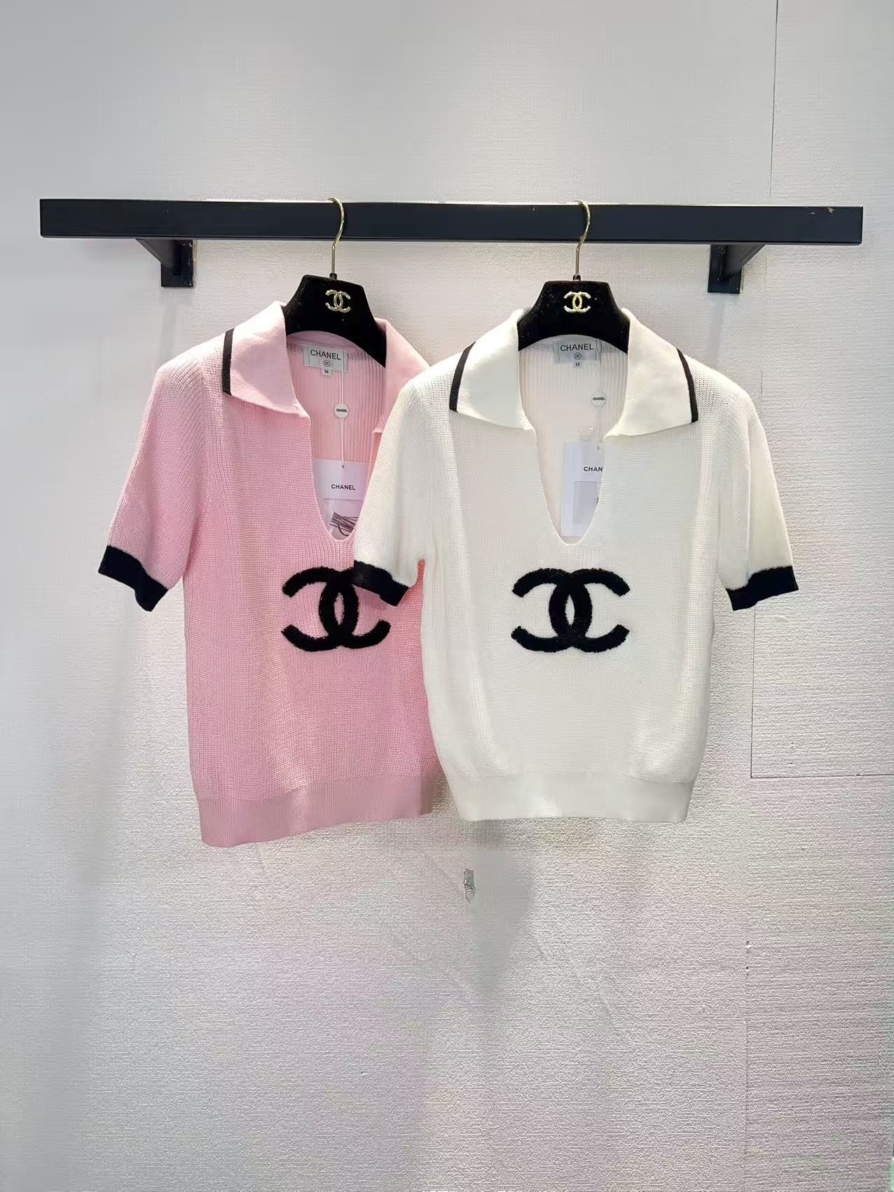 NO:798754,chanel Chanel two-color lapel short-sleeved,,chanel,chanel,T-shirt,19860909chanel香奈儿两色翻领短袖,,chanel,chanel,T-shirt,,Women's clothing