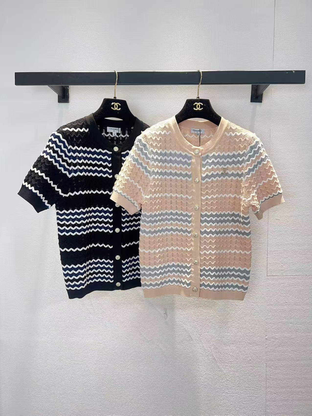 NO:798761,chanel Chanel two-color short-sleeved SML,,chanel,chanel,T-shirt,19860909chanel香奈儿两色短袖SML,,chanel,chanel,T-shirt,,Women's clothing
