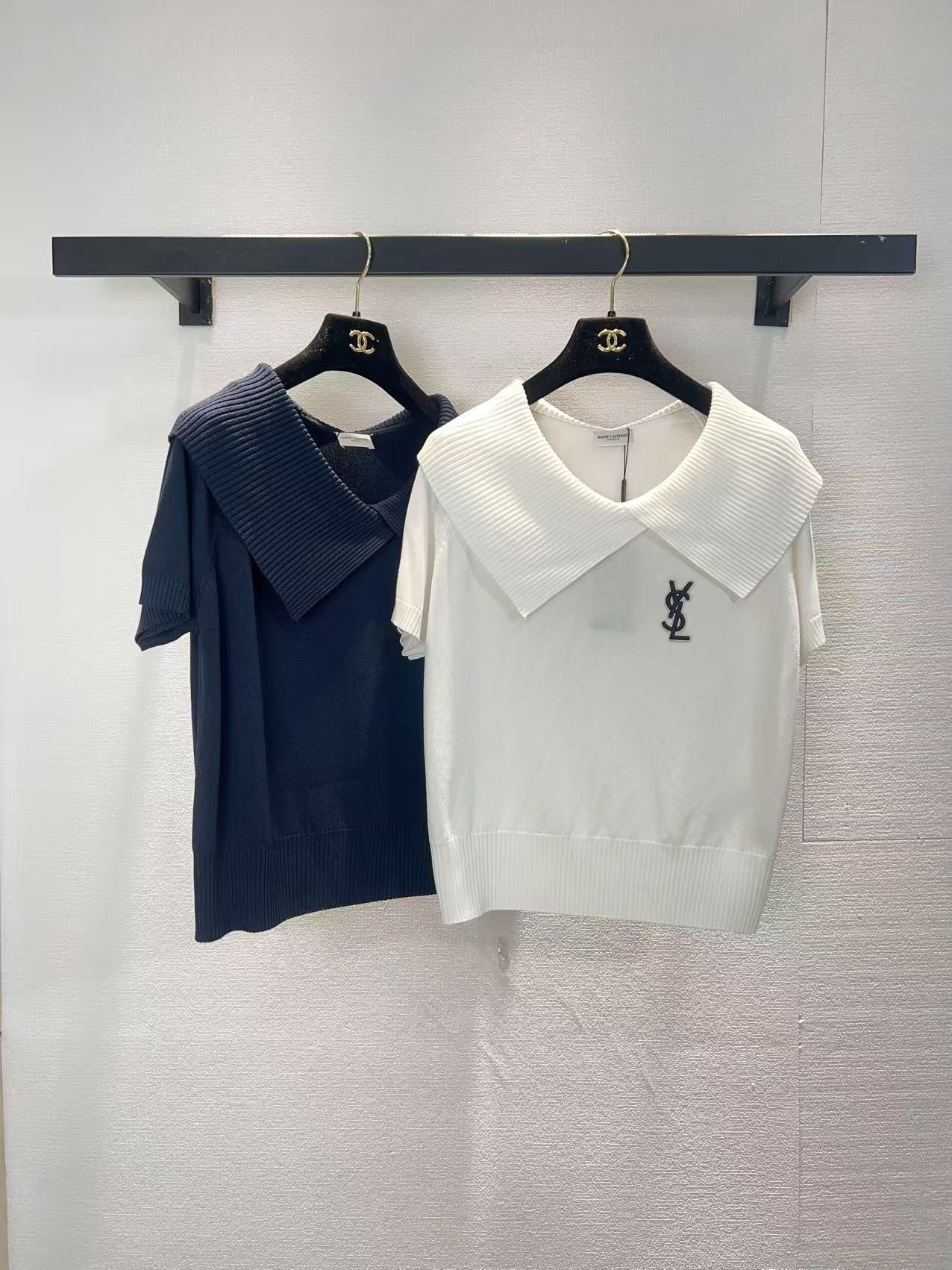 NO:798753,YSL Saint Laurent French large lapel two-color short-sleeved SML,,saint laurent,saint laurent,T-shirt,19860909YSL圣罗兰法式大翻领两色短袖SML,,saint laurent,saint laurent,T-shirt,,Women's clothing