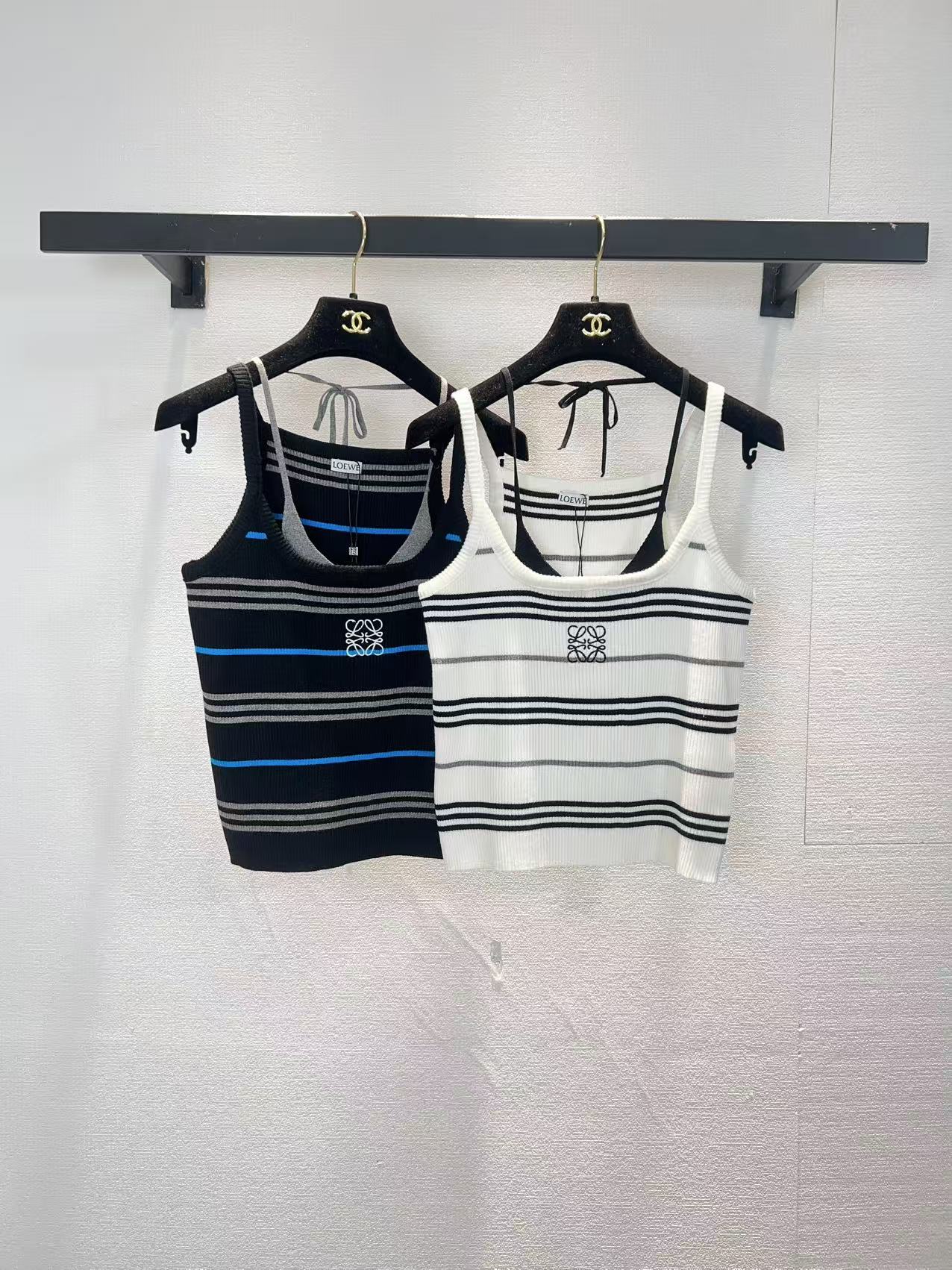 NO:798746,Loewe two-color striped pitted knitted fabric camisole SML,,loewe,19860909罗意威两色条纹坑条针织面料吊带背心SML,,loewe,,Women's clothing