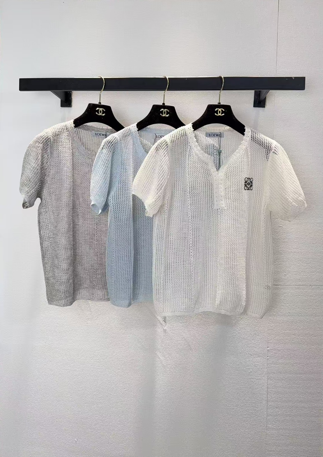 NO:798737,Loewe three-color hollow short-sleeve,,loewe,T-shirt,19860909罗意威三色镂空短袖,,loewe,T-shirt,,Women's clothing