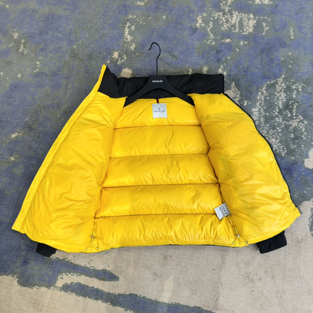 #正品级：𝑴𝒐𝒏𝒄𝒍𝒆𝒓｜蒙口/盟可睐 纯色立领双向拉链 羽绒服#T04# 𝑺𝒊𝒛𝒆：𝟭# 𝟮# 𝟯# 