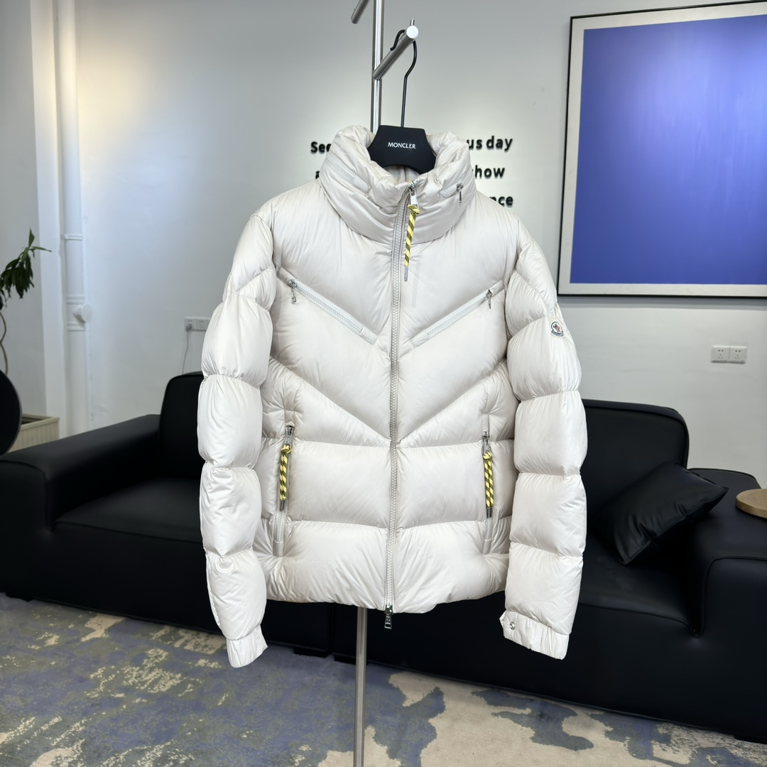 #正品级：𝑴𝒐𝒏𝒄𝒍𝒆𝒓｜蒙口/盟可睐 纯色立领双向拉链 羽绒服#T04# 𝑺𝒊𝒛𝒆：𝟭# 𝟮# 𝟯# 