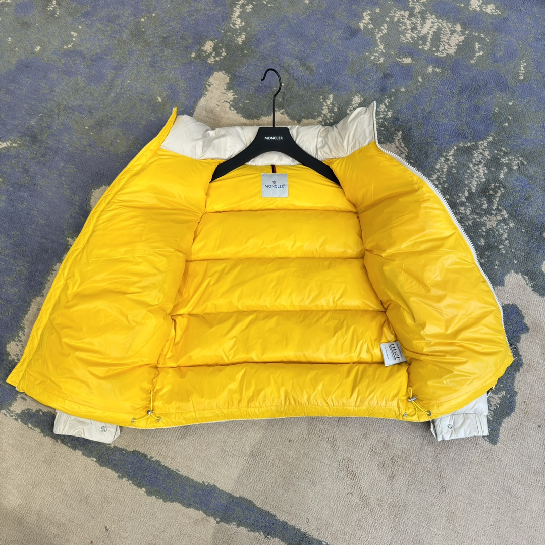 #正品级：𝑴𝒐𝒏𝒄𝒍𝒆𝒓｜蒙口/盟可睐 纯色立领双向拉链 羽绒服#T04# 𝑺𝒊𝒛𝒆：𝟭# 𝟮# 𝟯# 