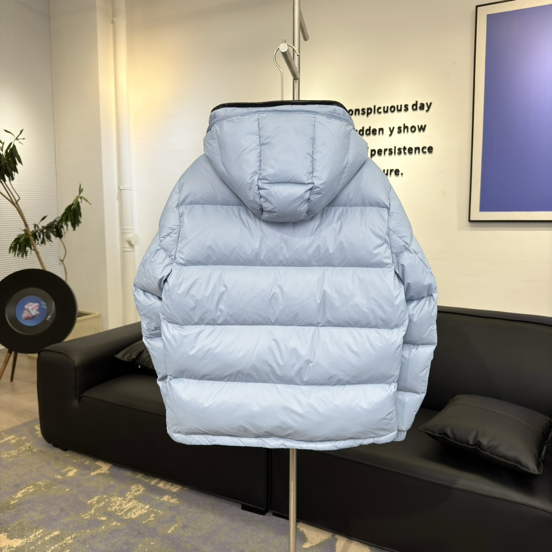 #正品级：𝑴𝒐𝒏𝒄𝒍𝒆𝒓｜蒙口 盟可睐徽标贴片 单排扣羽绒服#T09#𝑺𝒊𝒛𝒆：𝟭# 𝟮# 𝟯# 𝟰# 