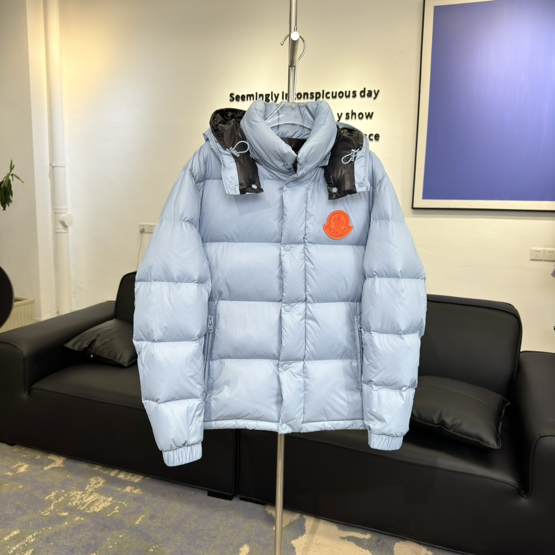 #正品级：𝑴𝒐𝒏𝒄𝒍𝒆𝒓｜蒙口 盟可睐徽标贴片 单排扣羽绒服#T09#𝑺𝒊𝒛𝒆：𝟭# 𝟮# 𝟯# 𝟰# 