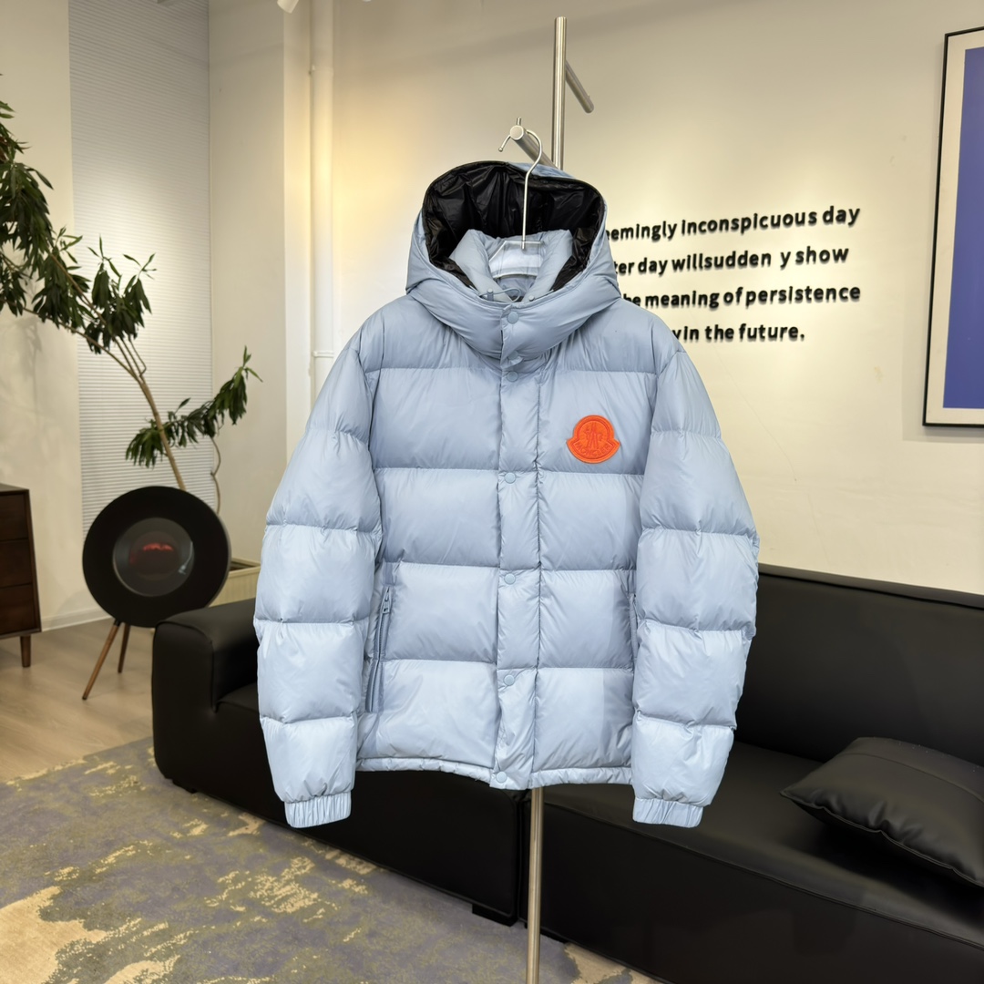 #正品级：𝑴𝒐𝒏𝒄𝒍𝒆𝒓｜蒙口 盟可睐徽标贴片 单排扣羽绒服#T09#𝑺𝒊𝒛𝒆：𝟭# 𝟮# 𝟯# 𝟰# 