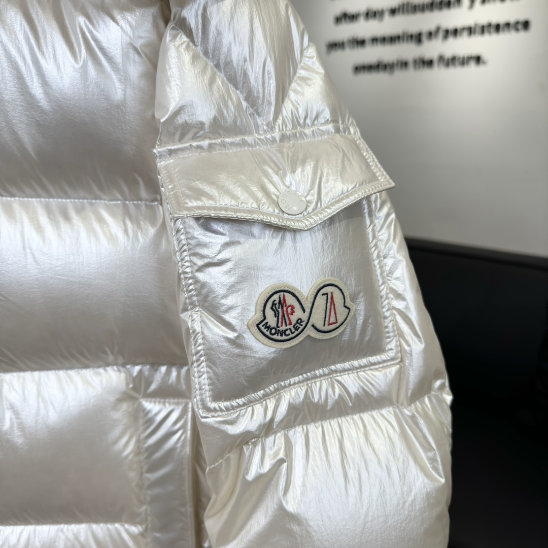 #正品级：𝑴𝒐𝒏𝒄𝒍𝒆𝒓｜盟可睐 蒙口 𝑴𝒂𝒚𝒂 𝟳𝟬周年限定款羽绒服#086# 𝑺𝒊𝒛𝒆：𝟭# 𝟮# 