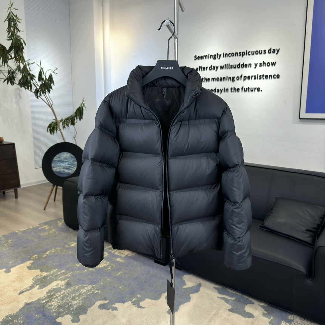 #正品级:𝗠𝗼𝗻𝗰𝗹𝗲𝗿｜盟可睐 蒙口 𝗙𝗪𝟮𝟰秋冬新品 𝗠𝗮𝘀𝗮𝗰连帽纯色 拉链羽绒服#T18#𝗦𝗶𝘇