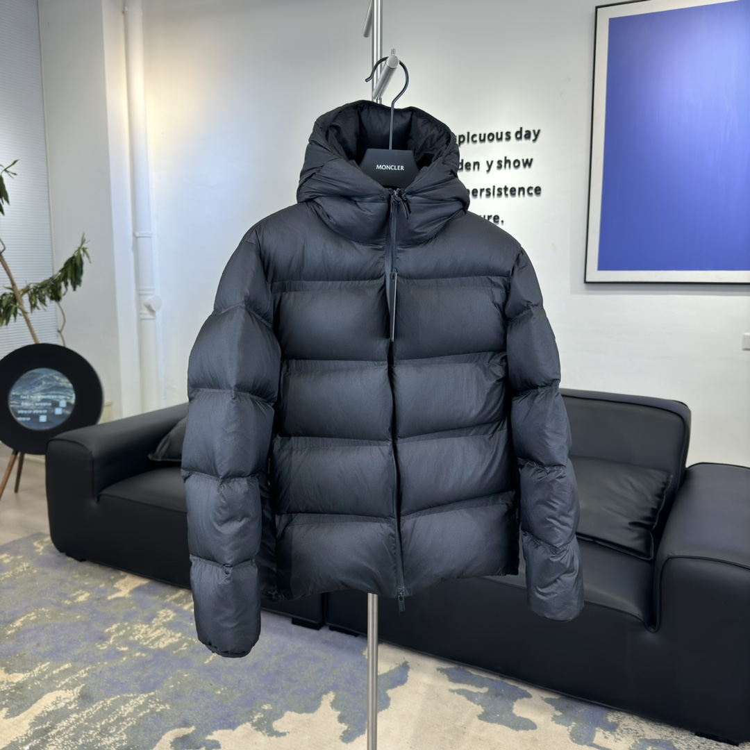 #正品级:𝗠𝗼𝗻𝗰𝗹𝗲𝗿｜盟可睐 蒙口 𝗙𝗪𝟮𝟰秋冬新品 𝗠𝗮𝘀𝗮𝗰连帽纯色 拉链羽绒服#T18#𝗦𝗶𝘇