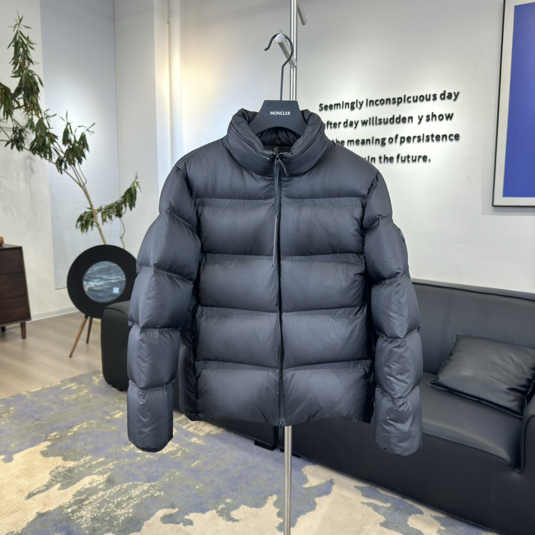 #正品级:𝗠𝗼𝗻𝗰𝗹𝗲𝗿｜盟可睐 蒙口 𝗙𝗪𝟮𝟰秋冬新品 𝗠𝗮𝘀𝗮𝗰连帽纯色 拉链羽绒服#T18#𝗦𝗶𝘇