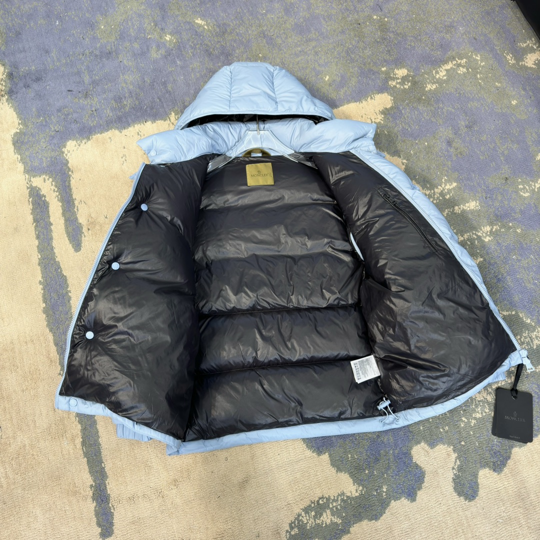 #正品级:𝑴𝒐𝒏𝒄𝒍𝒆𝒓盟可睐 𝑭𝑾𝟮𝟰 𝑪𝒚𝒄𝒍𝒐𝒏𝒆 𝑳𝒐𝒈𝒐徽标二合一可拆卸衣袖 廓形连帽短款羽绒