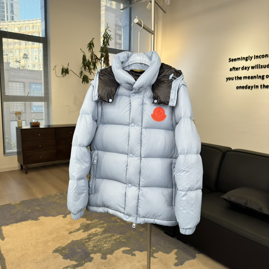 #正品级:𝑴𝒐𝒏𝒄𝒍𝒆𝒓盟可睐 𝑭𝑾𝟮𝟰 𝑪𝒚𝒄𝒍𝒐𝒏𝒆 𝑳𝒐𝒈𝒐徽标二合一可拆卸衣袖 廓形连帽短款羽绒