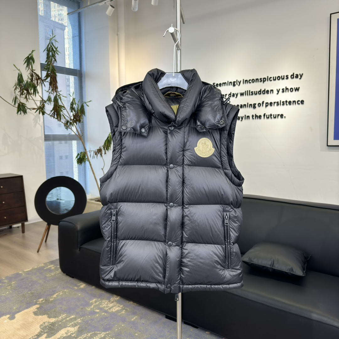 #正品级:𝑴𝒐𝒏𝒄𝒍𝒆𝒓盟可睐 𝑭𝑾𝟮𝟰 𝑪𝒚𝒄𝒍𝒐𝒏𝒆 𝑳𝒐𝒈𝒐徽标二合一可拆卸衣袖 廓形连帽短款羽绒