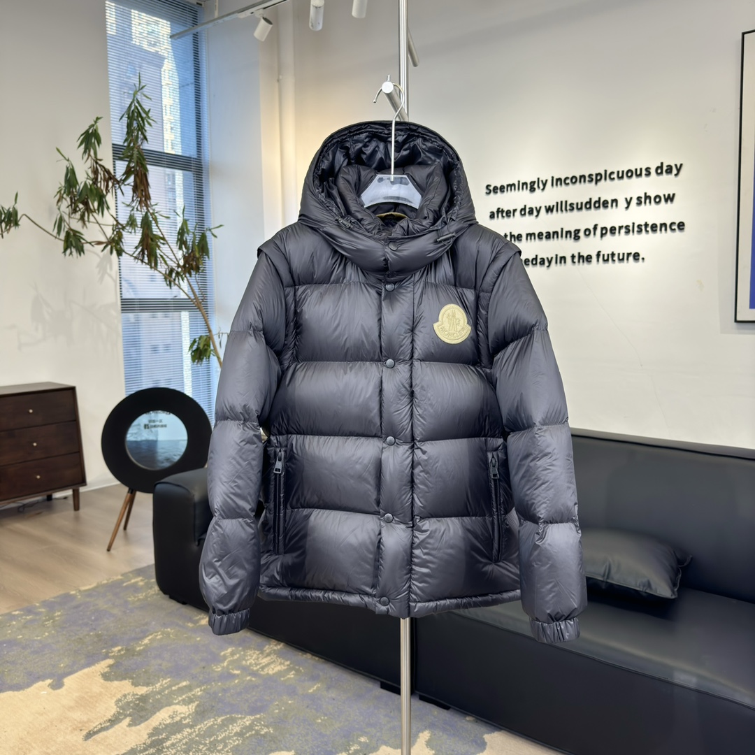 #正品级:𝑴𝒐𝒏𝒄𝒍𝒆𝒓盟可睐 𝑭𝑾𝟮𝟰 𝑪𝒚𝒄𝒍𝒐𝒏𝒆 𝑳𝒐𝒈𝒐徽标二合一可拆卸衣袖 廓形连帽短款羽绒