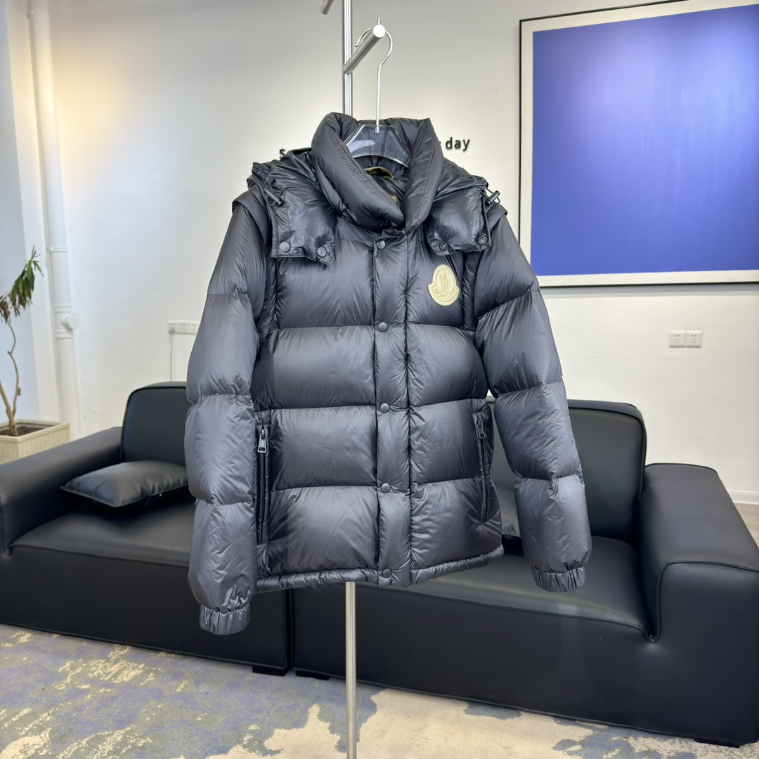 #正品级:𝑴𝒐𝒏𝒄𝒍𝒆𝒓盟可睐 𝑭𝑾𝟮𝟰 𝑪𝒚𝒄𝒍𝒐𝒏𝒆 𝑳𝒐𝒈𝒐徽标二合一可拆卸衣袖 廓形连帽短款羽绒