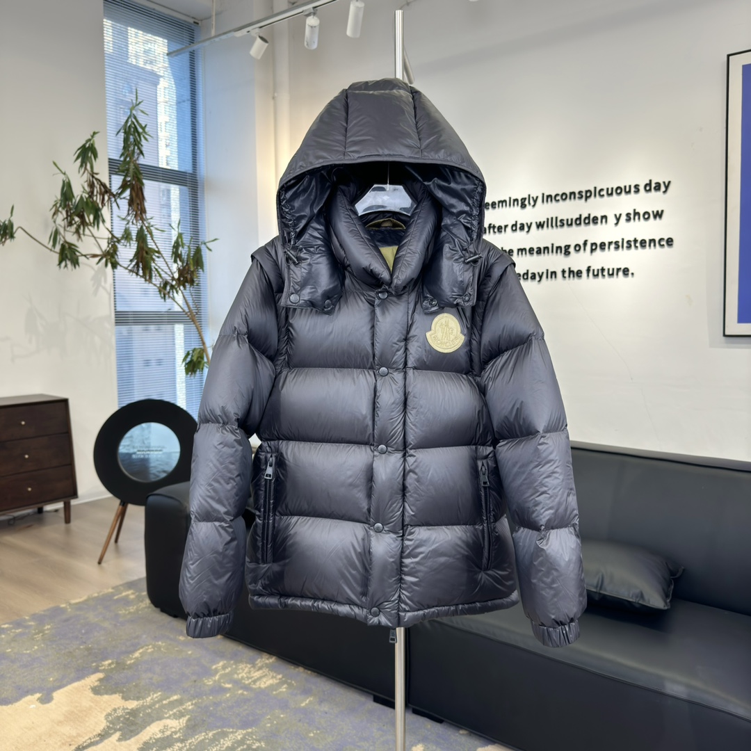 #正品级:𝑴𝒐𝒏𝒄𝒍𝒆𝒓盟可睐 𝑭𝑾𝟮𝟰 𝑪𝒚𝒄𝒍𝒐𝒏𝒆 𝑳𝒐𝒈𝒐徽标二合一可拆卸衣袖 廓形连帽短款羽绒