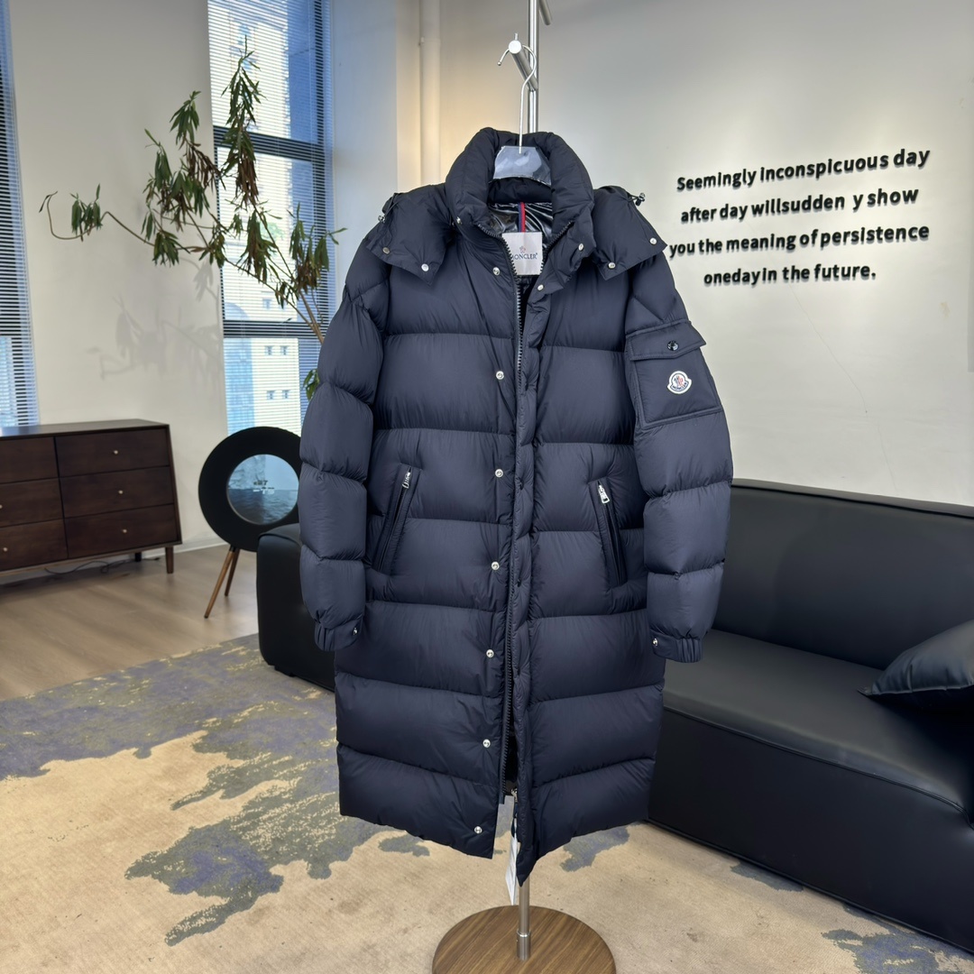 #正品级:𝗠𝗼𝗻𝗰𝗹𝗲𝗿盟可睐 𝗵𝗮𝗻𝗼𝘃𝗲𝗿𝗶𝗮𝗻 纯色连帽哑光防风长款宽松保暖羽绒服#097#𝗦𝗶𝘇