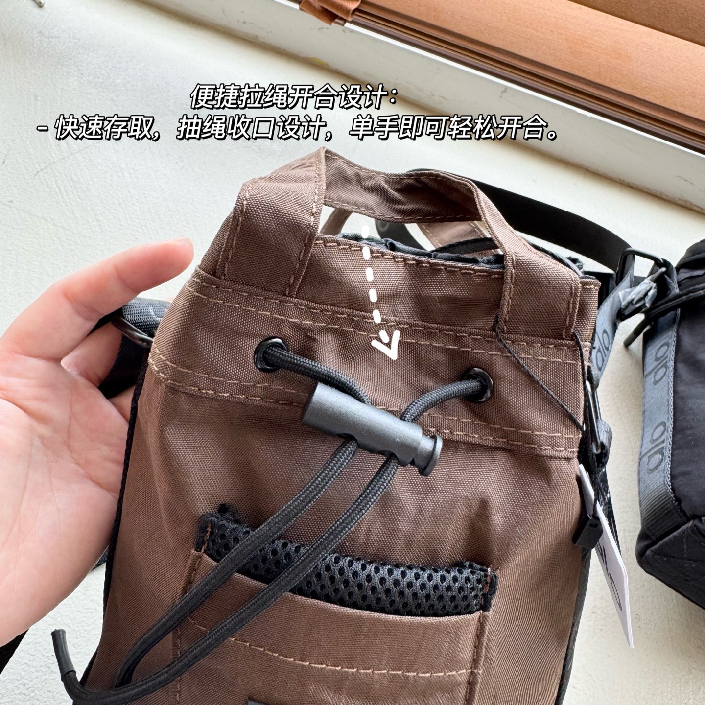 细节% ▫️▫️▫️ Alo yoga |拉绳开合 双肩包/背包