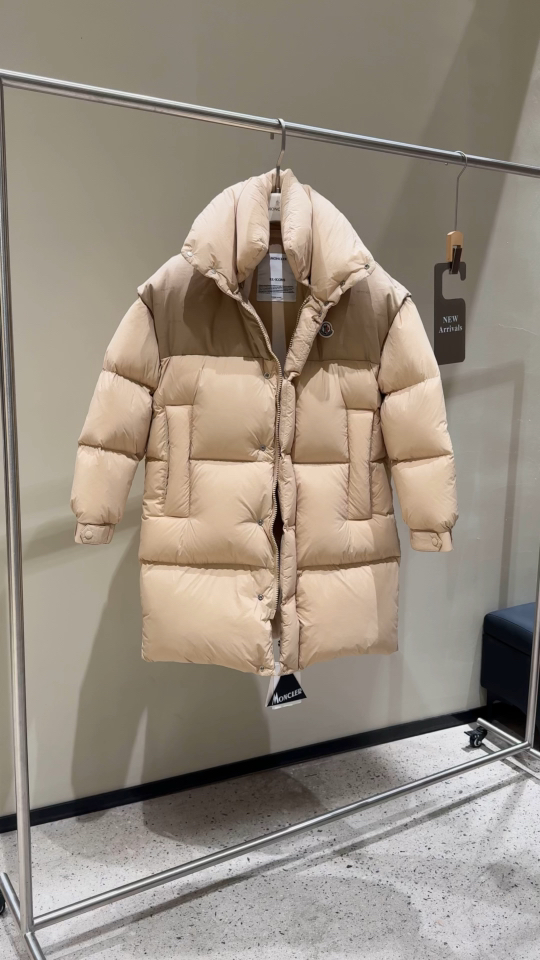 #正品级:𝑴𝒐𝒏𝒄𝒍𝒆𝒓｜蒙口 /盟可睐 25𝒔𝒔 Verone 秋冬新品限量款多功能【可拆袖】长款立领