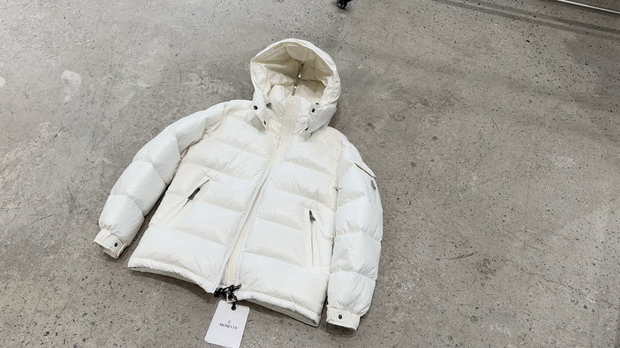 מעילת מונכלר לנשים מסדרת Maire – מלאים 90% פוך