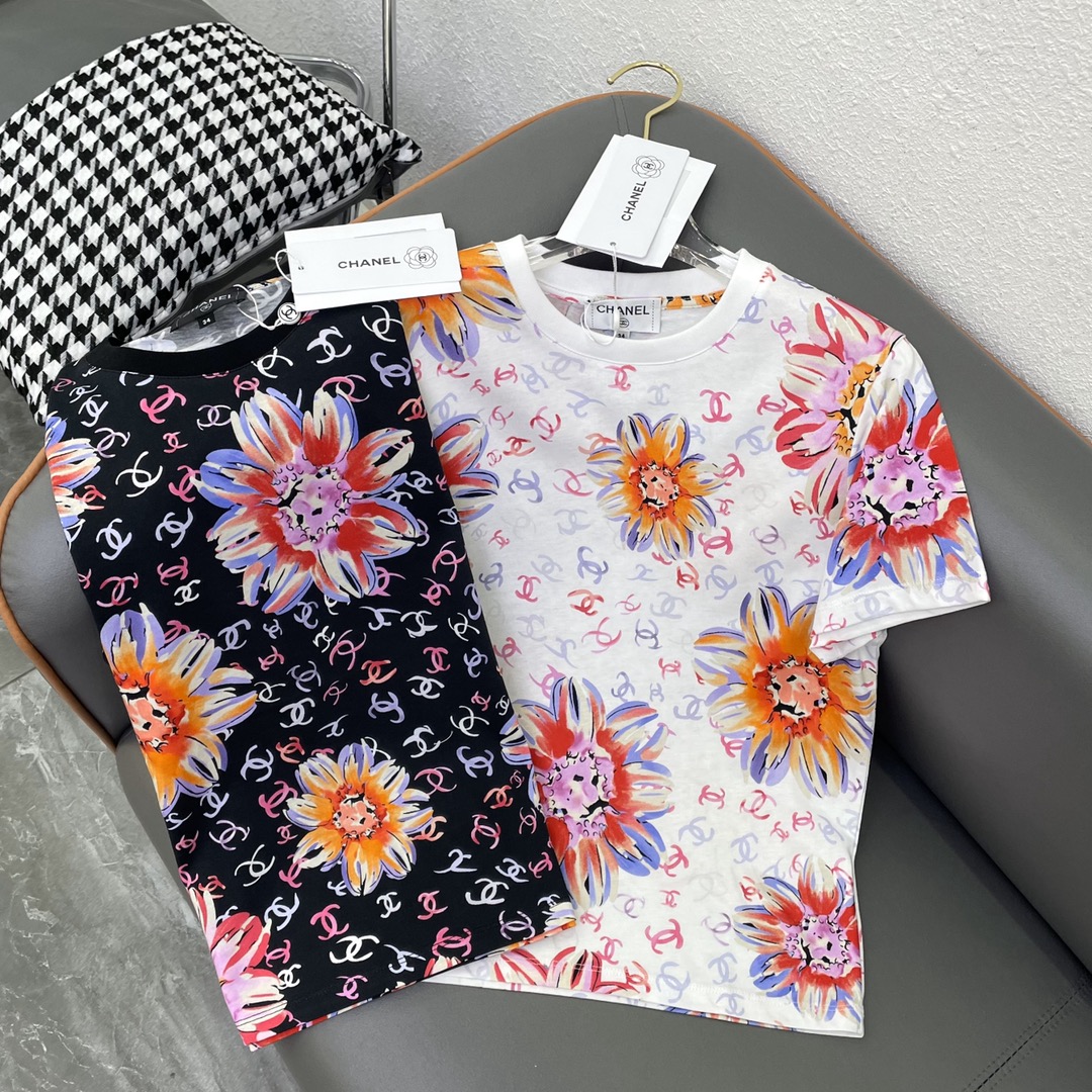Chanel Clothing T-Shirt Black White Printing Spring/Summer Collection