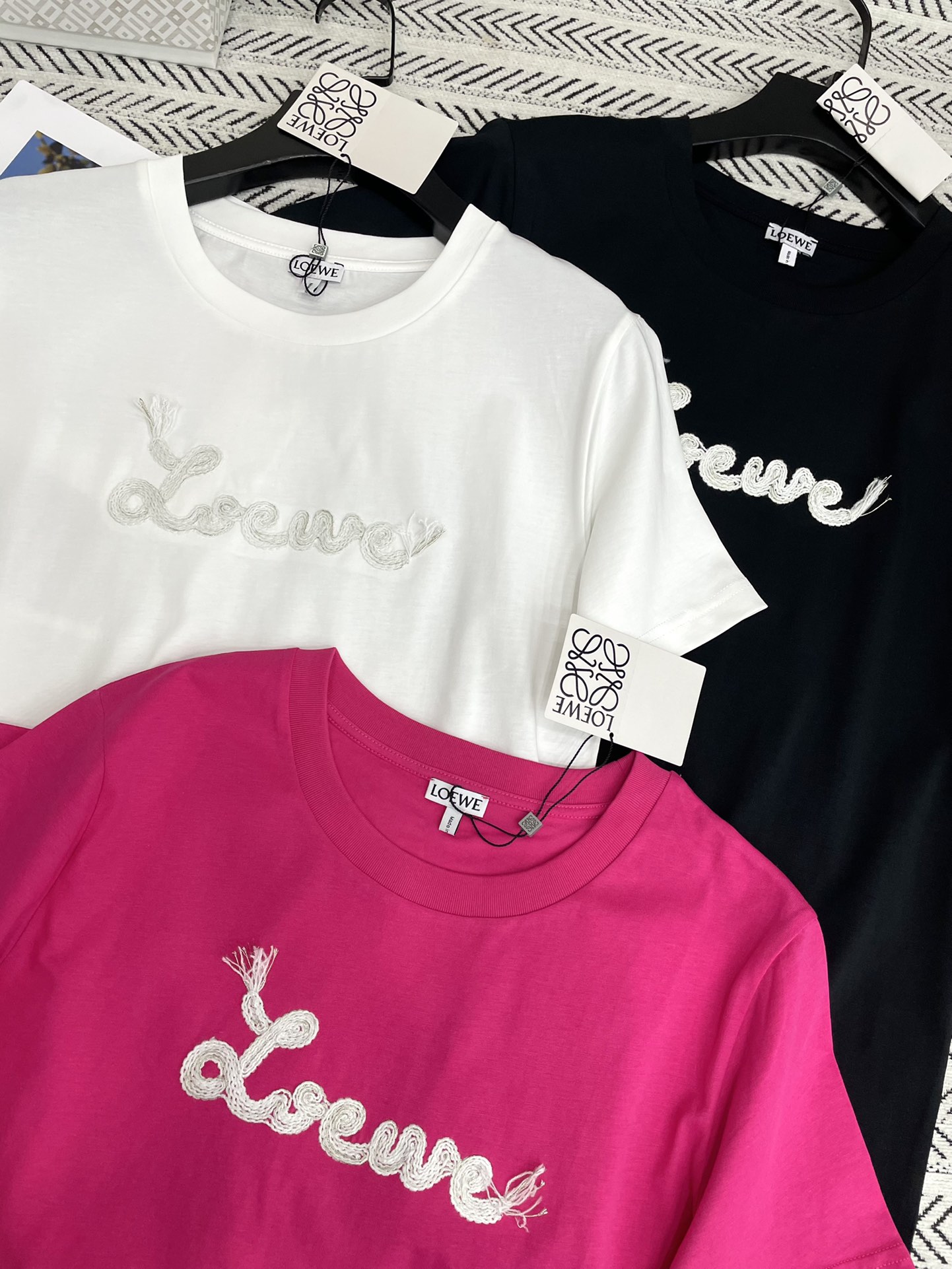 Loewe Woven Embroidered Logo T-Shirt - Stylish & Comfortable (S-L) 3 i1763873273 7582 7