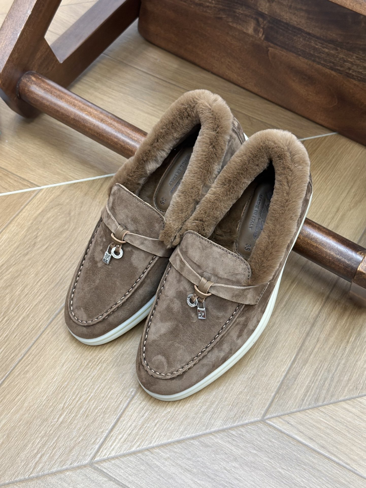 NO:679744,Chocolate color, loafers, fur shoes, loafers19860909巧克力色,乐福鞋毛毛鞋,loafers,Women's Shoes