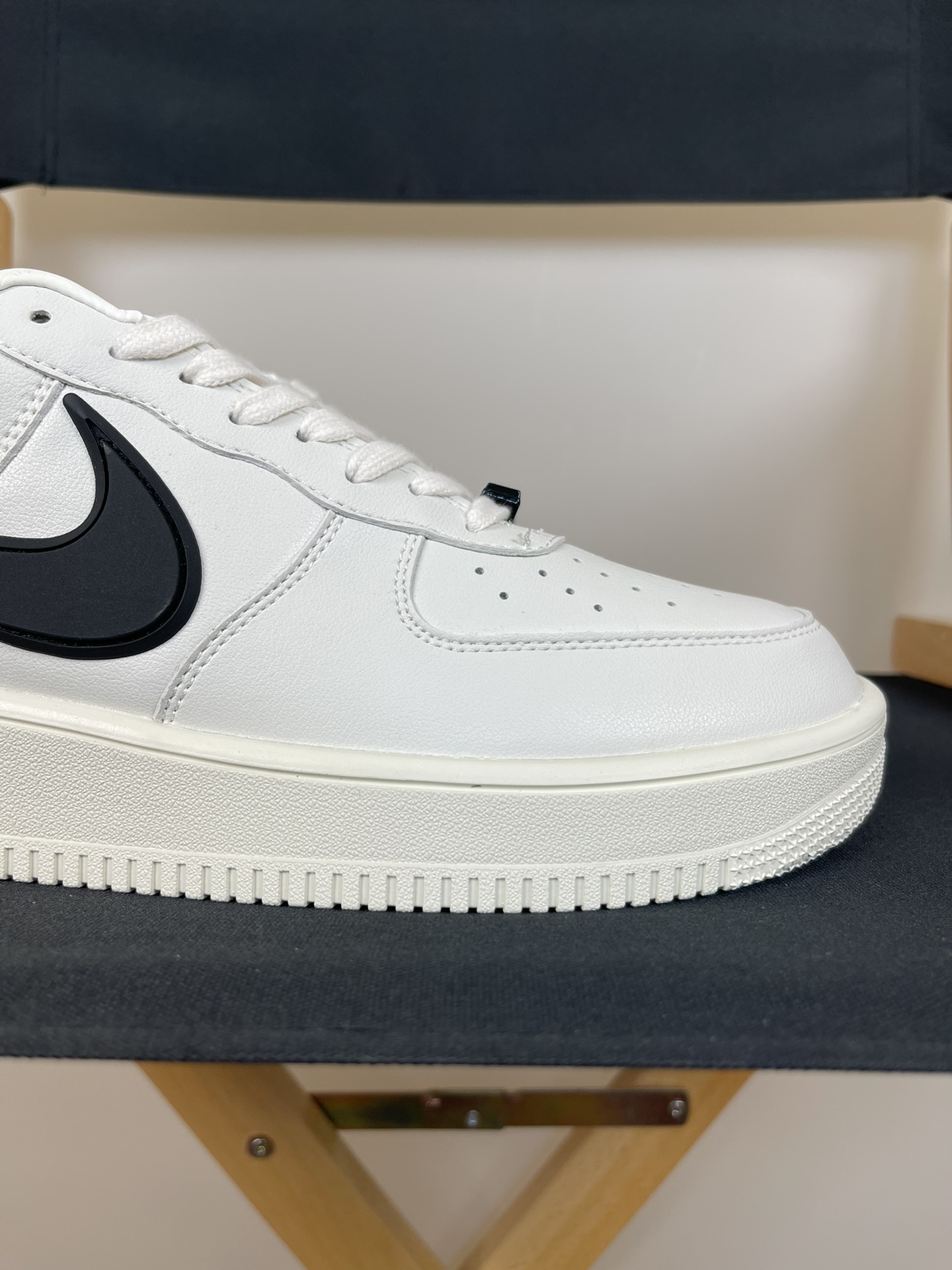 特价    
【纯原】 NK Air Force 1 07 空军一号经典低帮板鞋 白黑 ！
货号：DV3