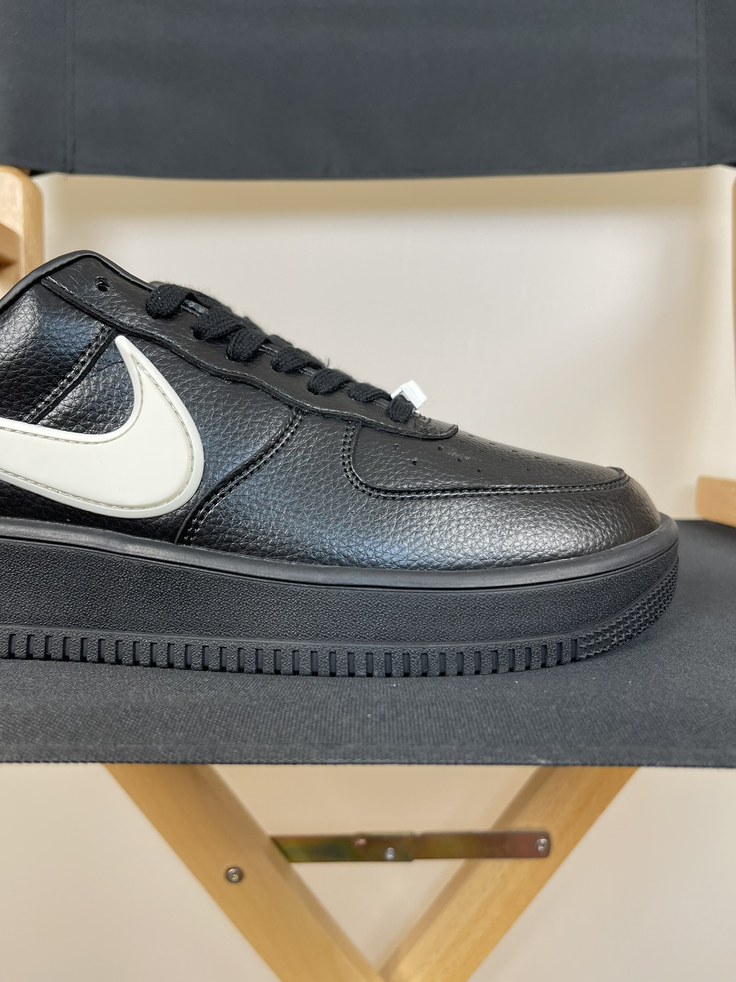 特价    
【纯原】 NK Air Force 1 07 空军一号经典低帮板鞋  纯黑 ！
货号：DV