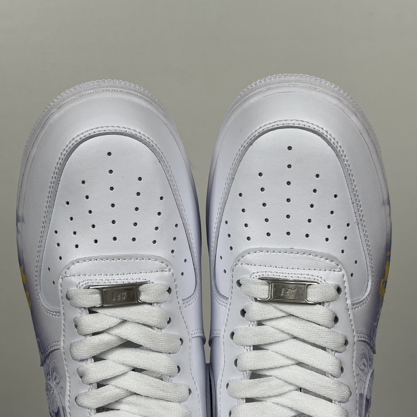特价    
 NK Air Force 1 07 空军一号经典低帮板鞋 哪吒 ！
货号：CW2288-